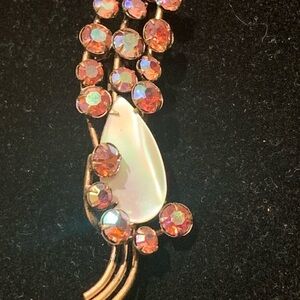 VIBTAGE Pearl and Crystal Women's Necklace